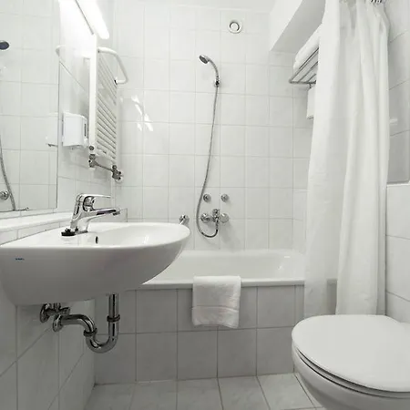 Hunguest Helikon Hotel 3*