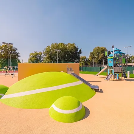 Helikon, Szálloda 4*